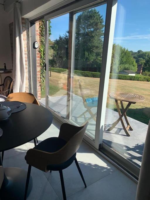 Chambre D Hotes Le Joyau With Indoor Pool And Sauna Lasne Екстериор снимка