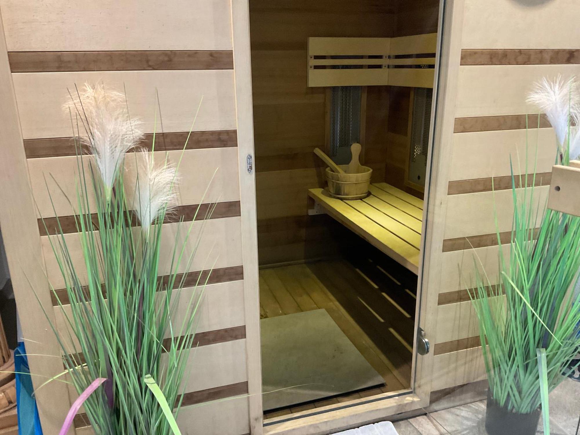 Chambre D Hotes Le Joyau With Indoor Pool And Sauna Lasne Екстериор снимка